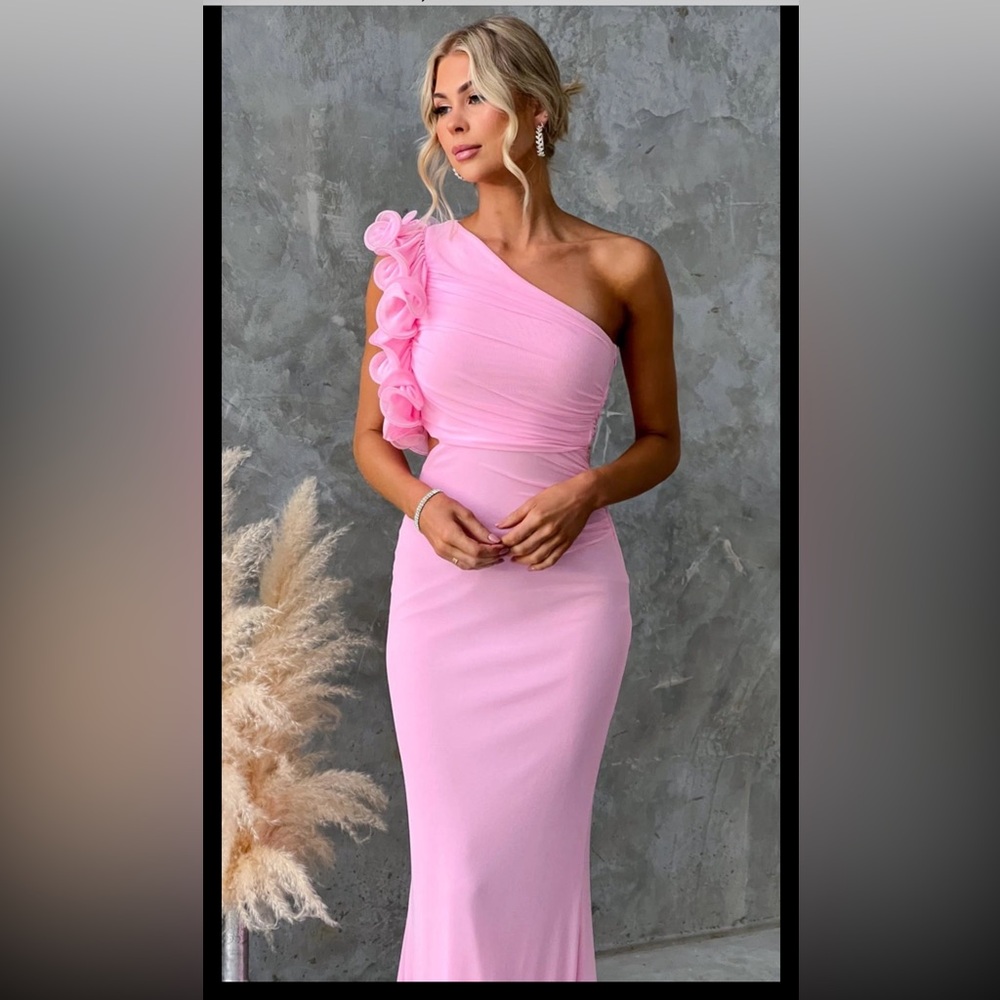 One-Shoulder Pink Ruffle Column Dress - Picture 2 of 6